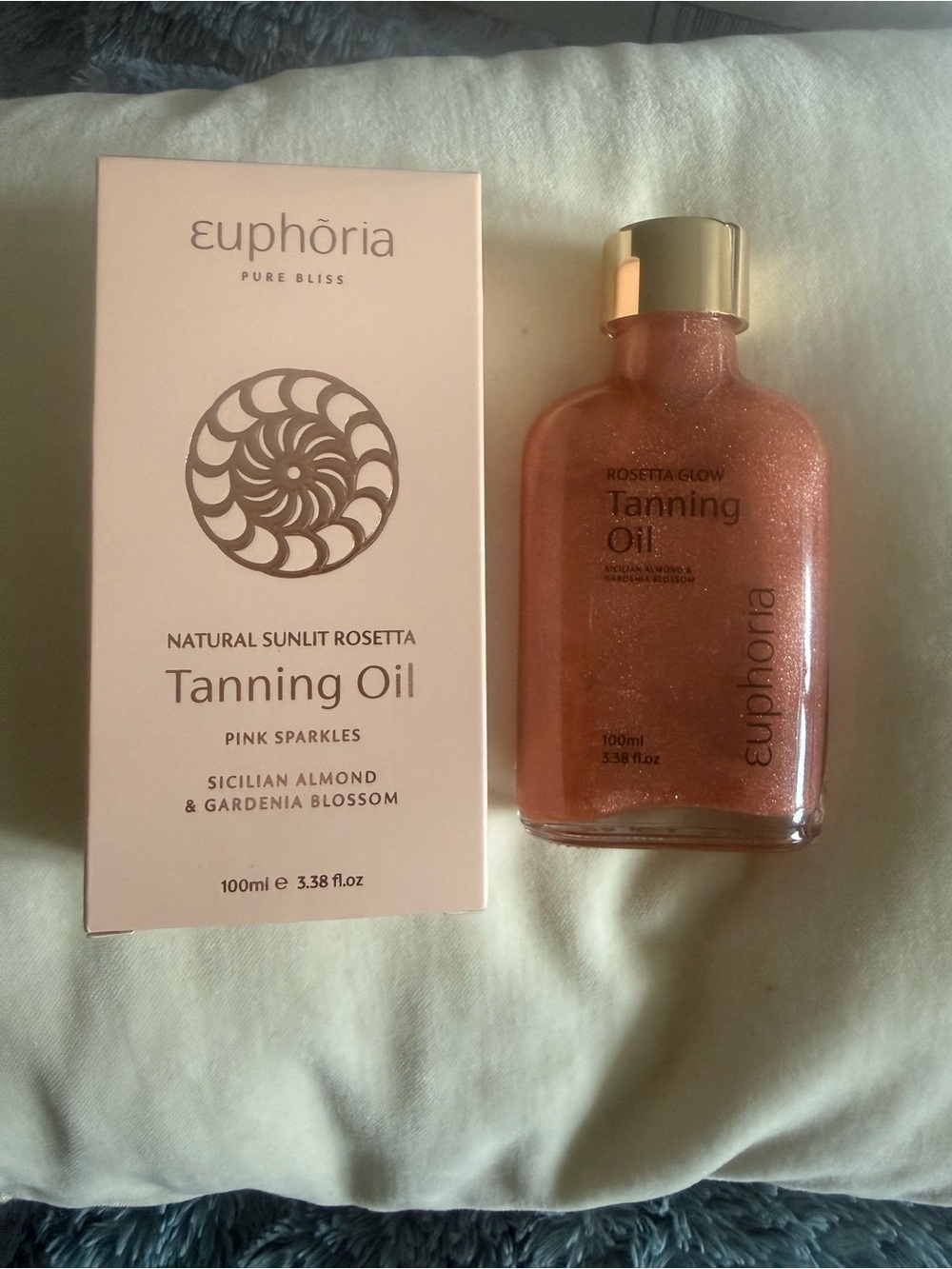 Euphoria Rosetta Glow Tanning Oil - Shimmery Rose Gold- boutique brand - Picture 4 of 7